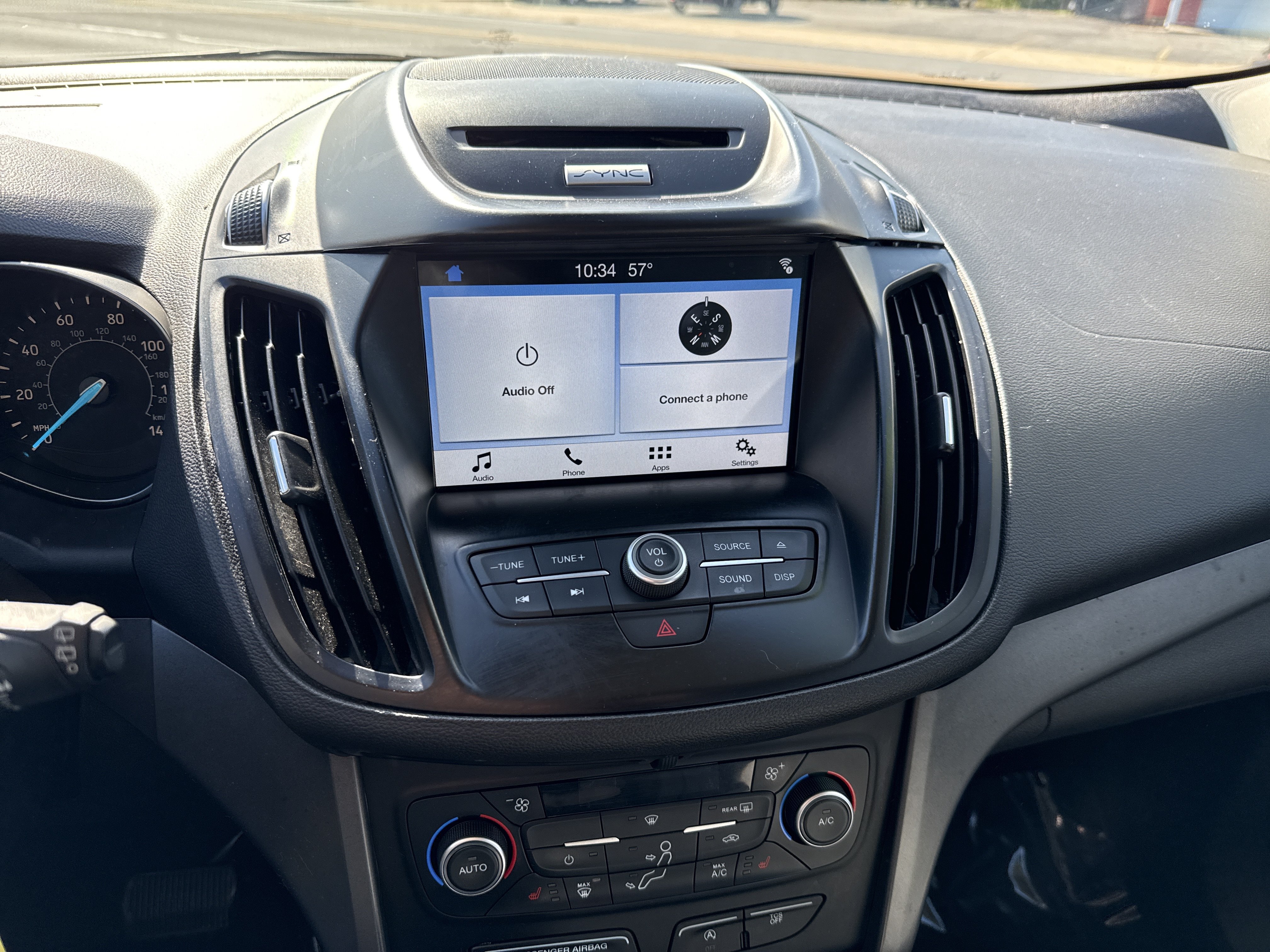 Used 2018 Ford Escape SE w/ Ford Safe & Smart Package AWD/4WD image 24