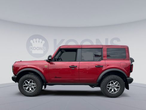 Used 2025 Ford Bronco Badlands image 2