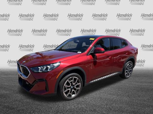 Certified 2025 BMW X2 xDrive28i AWD/4WD image 5