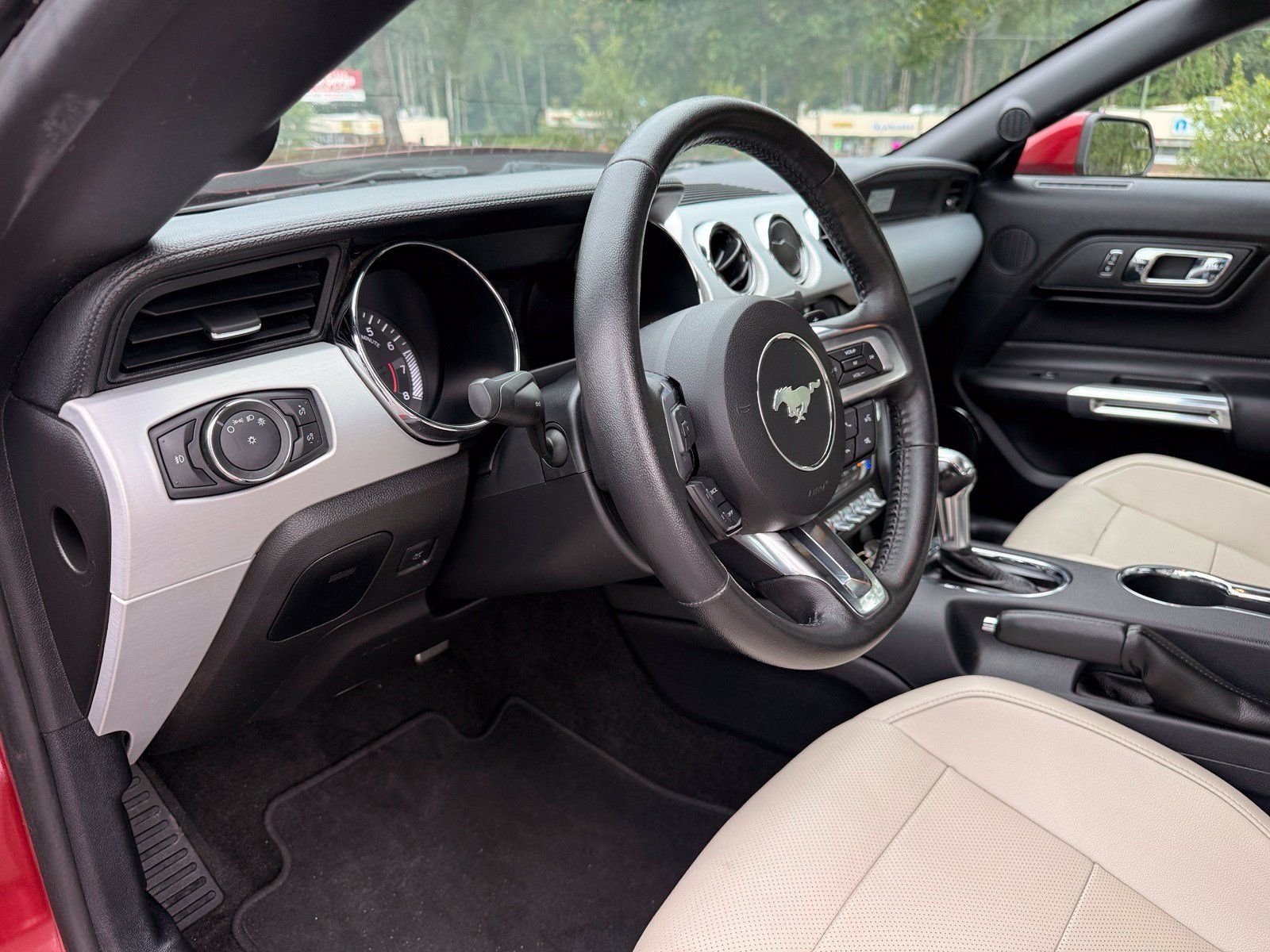 Used 2017 Ford Mustang Premium RWD image 22