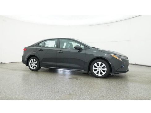 Used 2025 Toyota Corolla LE FWD image 33