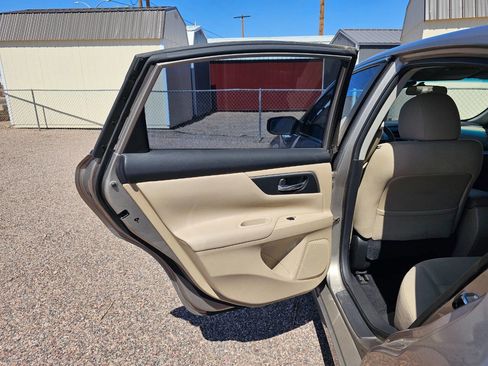 Used 2015 Nissan Altima 2.5 SV image 8