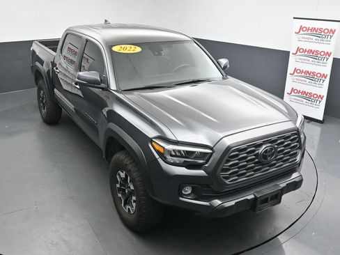 Used 2022 Toyota Tacoma TRD Off-Road AWD/4WD image 24