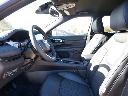 New 2026 Jeep Compass Latitude AWD/4WD image 31