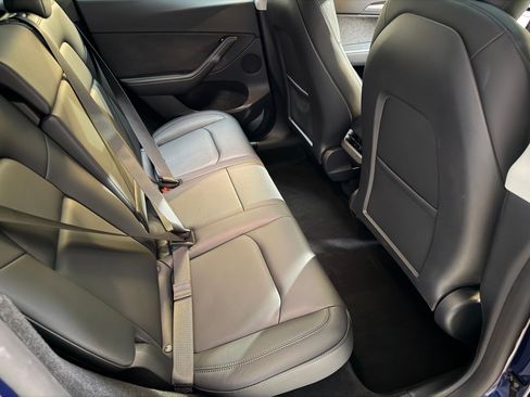 Used 2023 Tesla Model Y Performance image 43