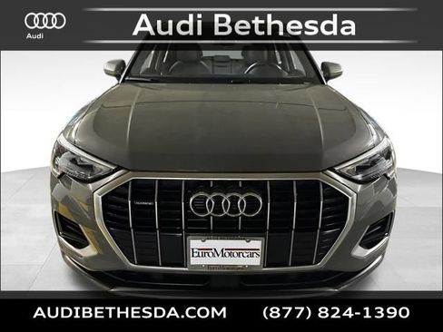 Used 2020 Audi Q3 2.0T Premium w/ Convenience Package AWD/4WD image 2