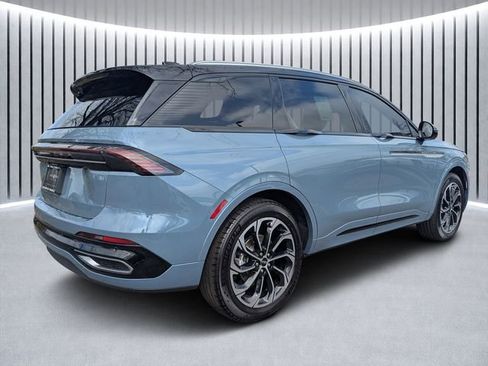 New 2026 Lincoln Nautilus Reserve image 3