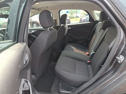 Used 2017 Ford Focus SE FWD image 10