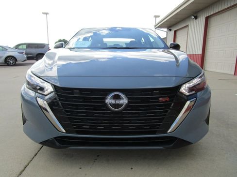 Used 2024 Nissan Sentra SR FWD image 4
