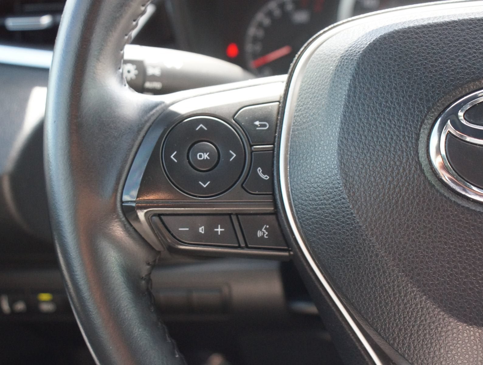 Used 2022 Toyota Corolla SE w/ Carpet Mat Package (TMS) FWD image 8