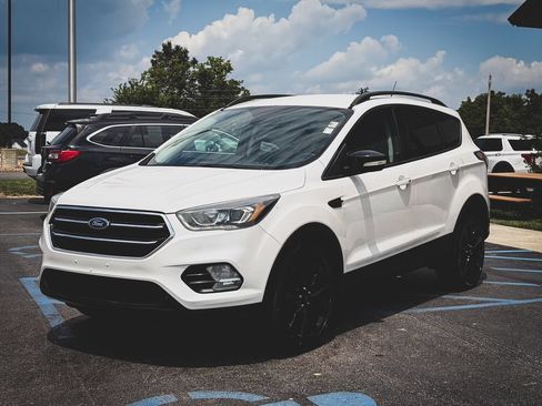 Used 2017 Ford Escape Titanium AWD/4WD image 5