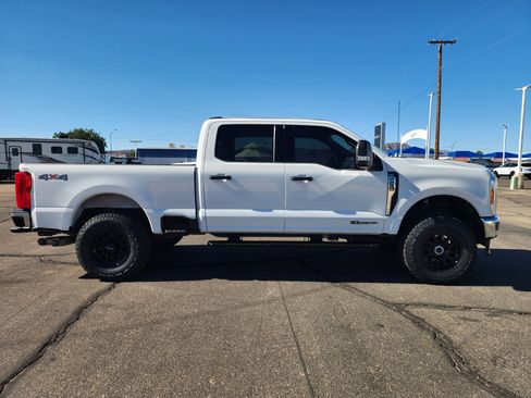 Used 2025 Ford F250 XLT image 4