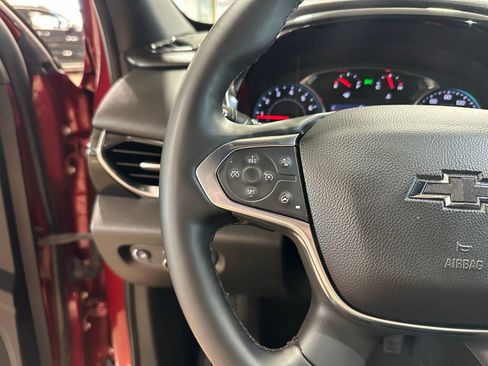 Used 2023 Chevrolet Traverse RS image 18