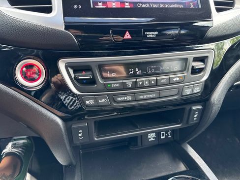 Used 2018 Honda Ridgeline Black Edition image 17