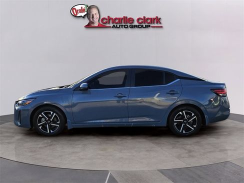 Used 2025 Nissan Sentra SV image 3