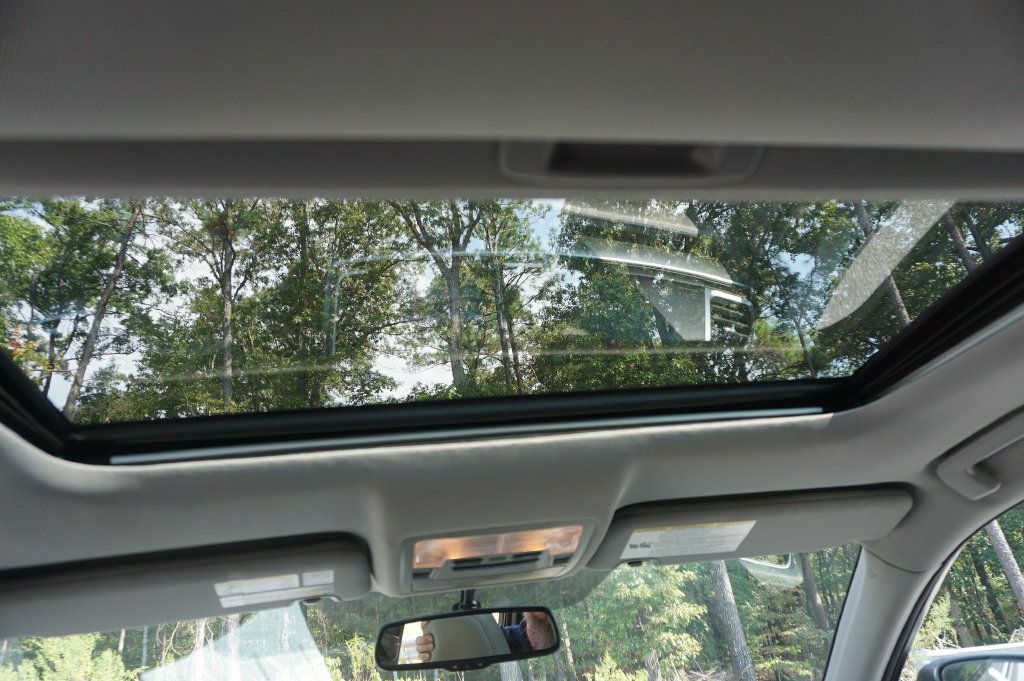 Used 2015 Toyota Highlander XLE FWD image 14