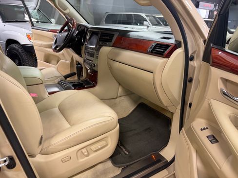 Used 2009 Lexus LX 570 4WD image 23