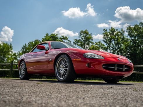 Used 1999 Jaguar XK8 Convertible RWD image 25