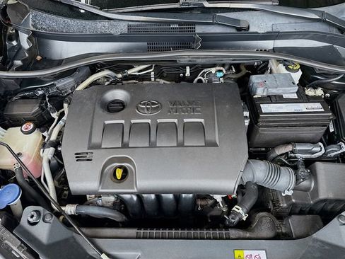 Used 2021 Toyota C-HR XLE image 28