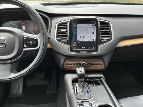Used 2021 Volvo XC90 T6 Momentum w/ Advanced Package AWD/4WD image 30