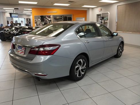 Used 2017 Honda Accord LX image 6