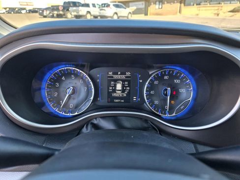 Used 2021 Chrysler Voyager Lxi image 15