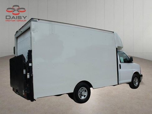 Used 2019 Chevrolet Express 3500 w/ Power Convenience Package RWD image 5
