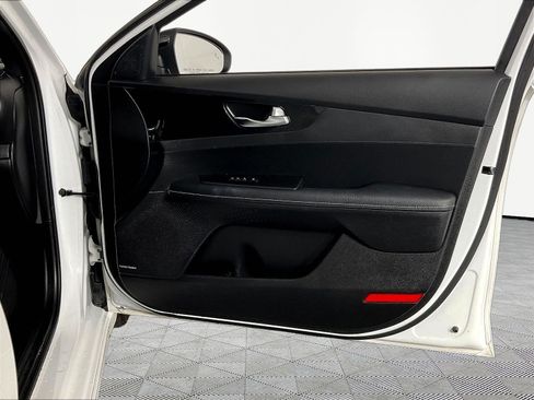 Used 2023 Kia Forte GT-Line w/ GT-Line Premium Package FWD image 28
