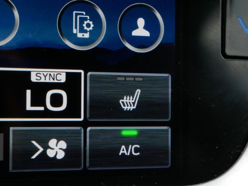 Used 2023 Subaru Outback Premium AWD/4WD image 31