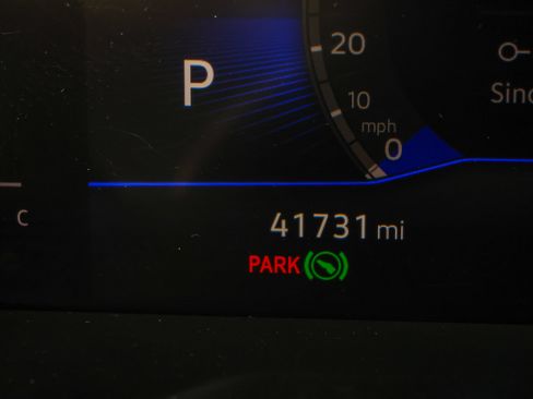 Used 2023 Volkswagen Jetta SE w/ Panoramic Sunroof Package FWD image 16
