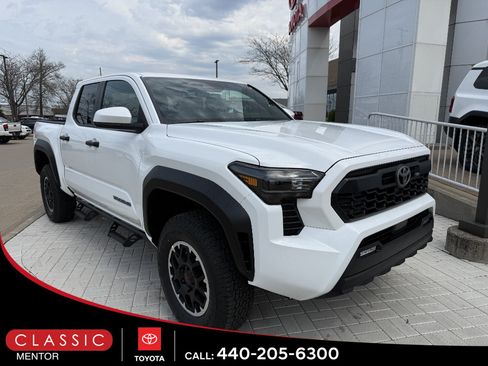 Used 2026 Toyota Tacoma TRD Off-Road AWD/4WD image 3