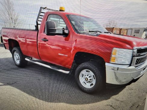 Used 2011 Chevrolet Silverado 2500 W/T image 2