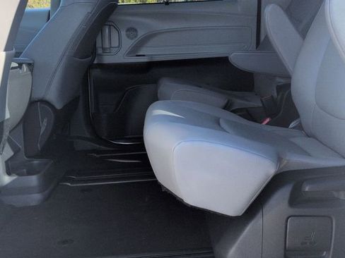 Certified 2023 Toyota Sienna XLE image 25