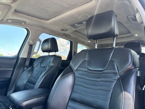 Used 2024 Kia Telluride SX Prestige w/ Towing Package AWD/4WD image 19