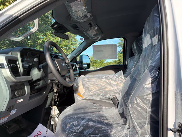 New 2026 Ford F550 4x4 Regular Cab Super Duty image 11