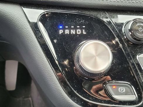 Used 2023 Chrysler Pacifica Touring-L w/ S Appearance Package image 21