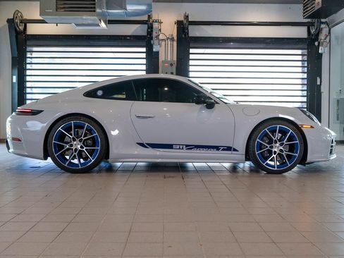 Certified 2026 Porsche 911 Carrera T RWD image 11
