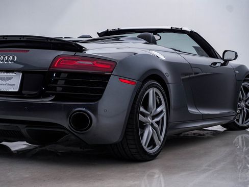 Used 2015 Audi R8 V10 w/ Full Leather Package image 12