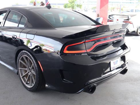 Used 2016 Dodge Charger SRT w/ Harman/Kardon Audio Group RWD image 9