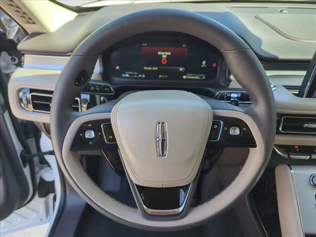 Used 2024 Lincoln Aviator 2WD w/ Premium Package image 18