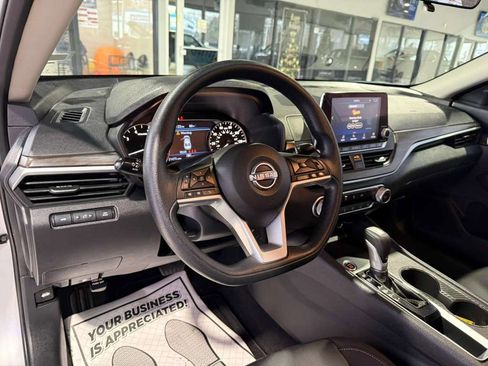 Used 2025 Nissan Altima 2.5 SV image 34