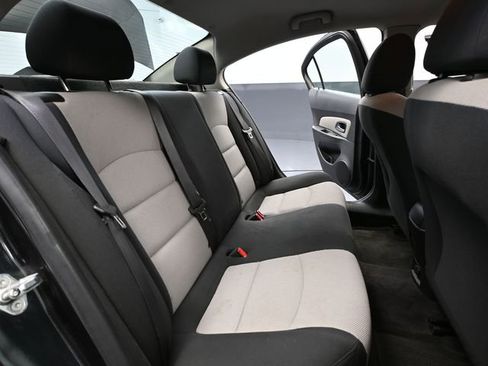 Used 2015 Chevrolet Cruze LS image 35