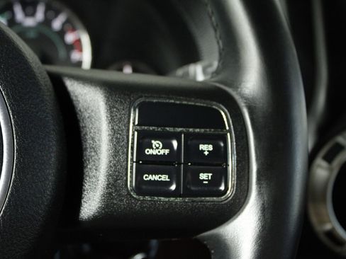 Used 2011 Jeep Wrangler Unlimited Sahara w/ Connectivity Group AWD/4WD image 13