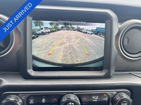 Used 2022 Jeep Wrangler Unlimited Sport w/ Sun And Sound Package AWD/4WD image 17