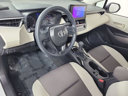 Used 2025 Toyota Corolla LE FWD image 18