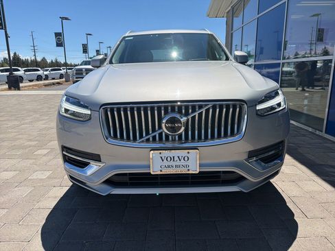 Used 2023 Volvo XC90 T8 Ultimate AWD/4WD image 3