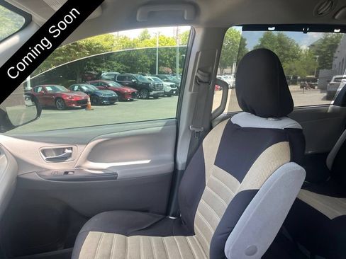 Used 2020 Toyota Sienna LE FWD image 13