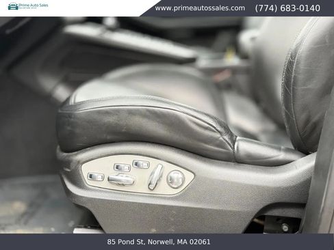 Used 2018 Porsche Macan Turbo AWD/4WD image 12