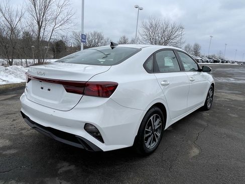 Certified 2023 Kia Forte LXS w/ LXS Technology Package image 3