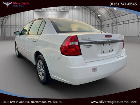 Used 2008 Chevrolet Malibu LS image 2